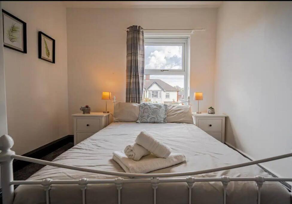 Spacious Town House Lytham St. Annes Eksteriør bilde